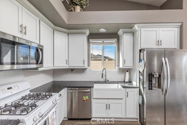 Detail Gallery Image 12 of 30 For 36571 Cheval, Winchester,  CA 92596 - 4 Beds | 2 Baths