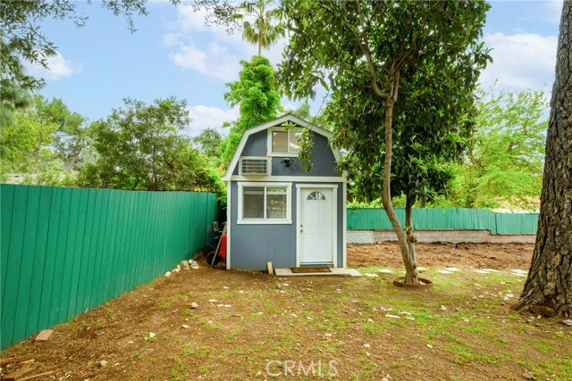 5624 Freeman Avenue, La Crescenta CA: https://media.crmls.org/medias/21e88644-989f-420d-a33d-a414c034f09c.jpg