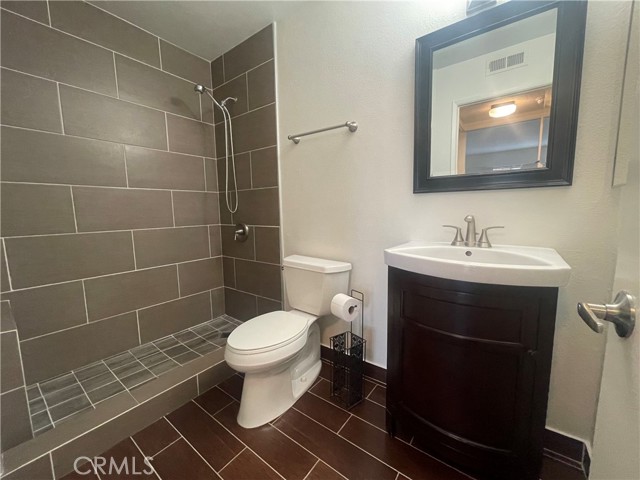 Detail Gallery Image 9 of 29 For 1503 S Raitt St #B,  Santa Ana,  CA 92704 - 1 Beds | 1 Baths