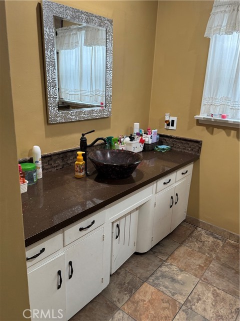 Detail Gallery Image 15 of 23 For 812 N Dickel St, Anaheim,  CA 92805 - 2 Beds | 2 Baths
