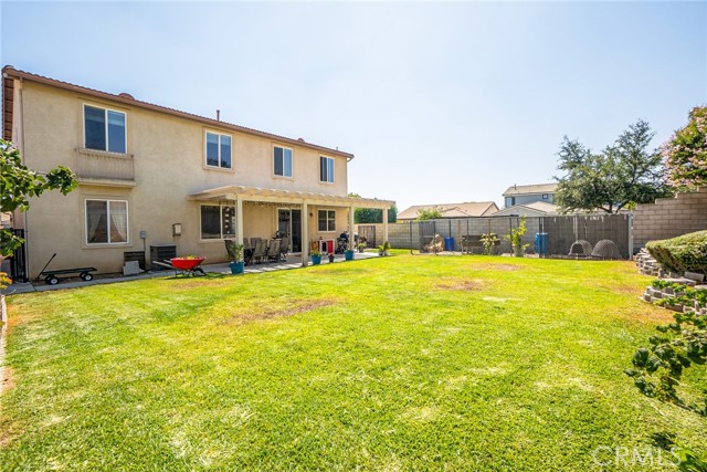 15138 Holiday Drive, Fontana CA: https://media.crmls.org/medias/21ea1565-d051-467a-99a0-623fae72e85f.jpg