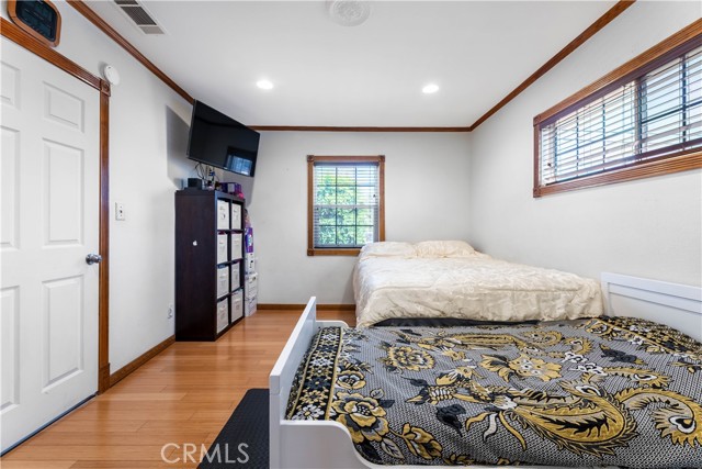 Detail Gallery Image 14 of 57 For 11203 Sheldon St, Sun Valley,  CA 91352 - 4 Beds | 2 Baths