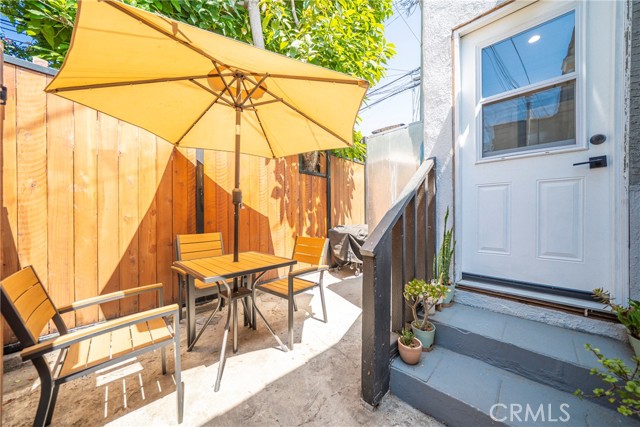 8217 Towne Avenue, Los Angeles CA: https://media.crmls.org/medias/21eb730f-a497-4fe7-8350-3fad14ec1778.jpg