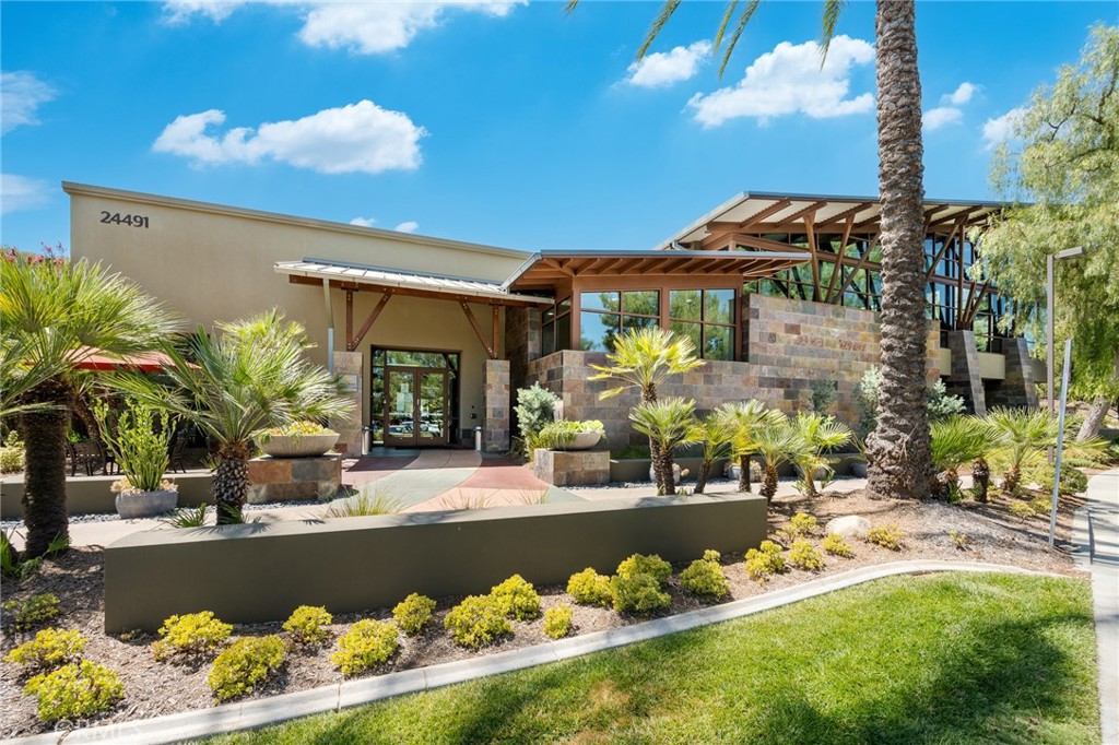 https://media.crmls.org/medias/21ec983b-8d67-48e1-bde0-f4500a9bf7d4.jpg?preset=X-Large