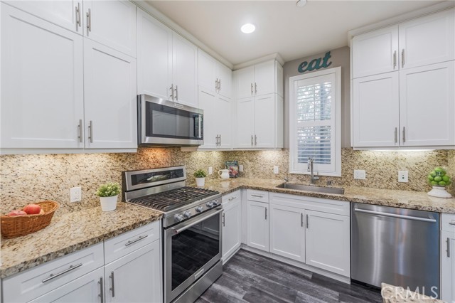 Detail Gallery Image 10 of 39 For 88 Capricorn, Irvine,  CA 92618 - 2 Beds | 2 Baths