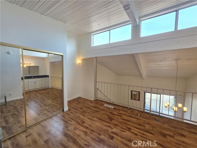 Detail Gallery Image 9 of 16 For 5460 White Oak Ave #H310,  Encino,  CA 91316 - 1 Beds | 1/1 Baths