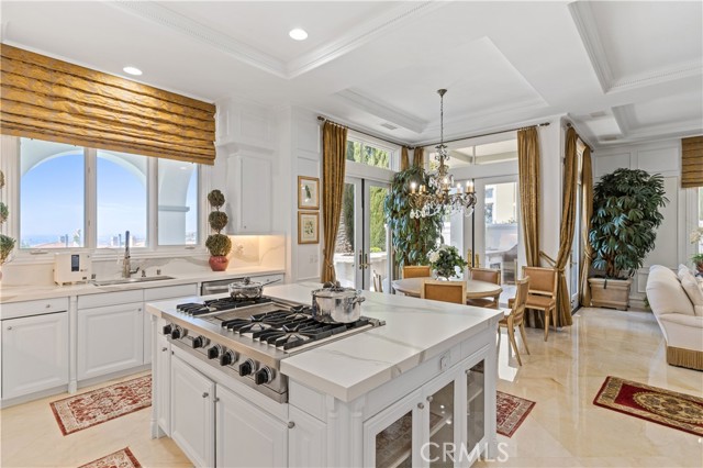7 Vista Luci, Newport Coast CA: https://media.crmls.org/medias/21ed14ef-d104-4d58-90ce-06bffc5e3611.jpg