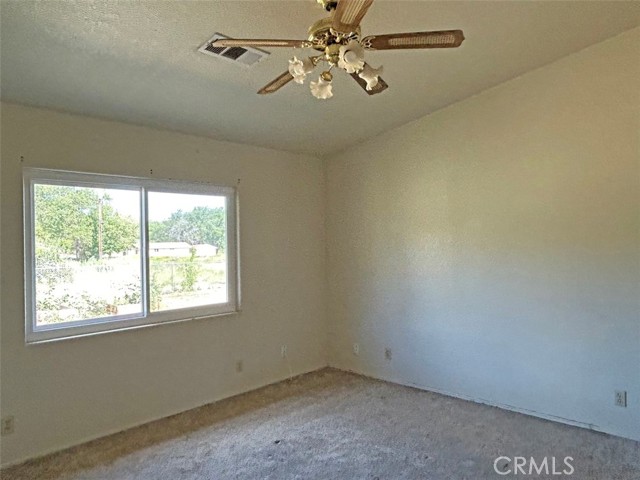 14402 Boxtree Street, Lake Hughes CA: https://media.crmls.org/medias/21ed3668-44cb-4792-9478-4020326bab6c.jpg