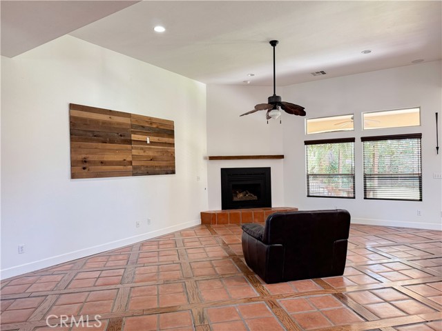 Detail Gallery Image 21 of 61 For 12011 Manorwood St, Bakersfield,  CA 93311 - 4 Beds | 2/1 Baths