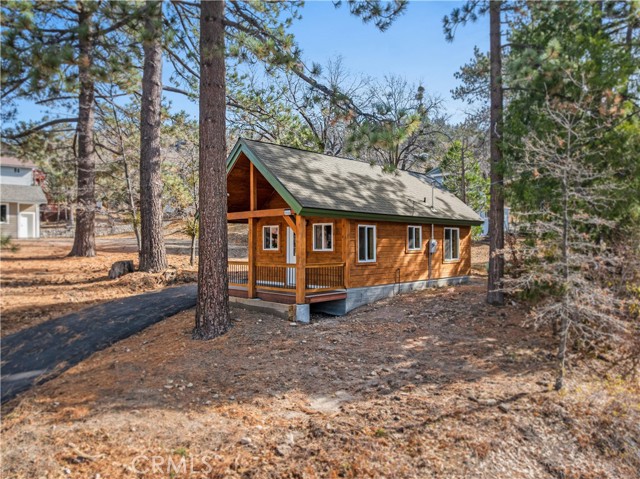 Detail Gallery Image 5 of 43 For 2222 Sierra View Dr, Arrowbear,  CA 92382 - 1 Beds | 1 Baths