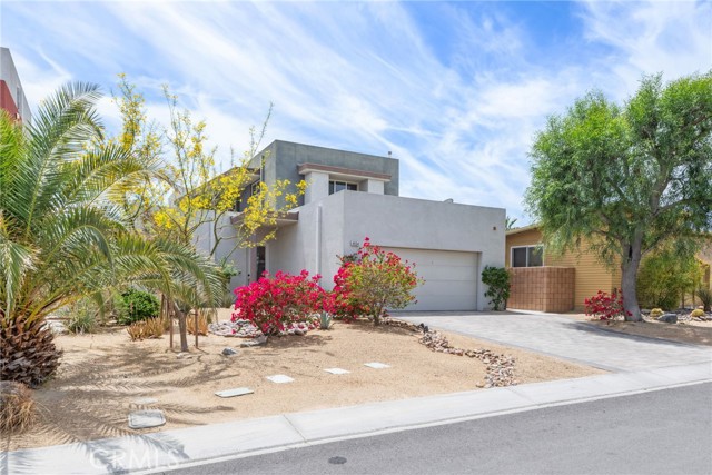 Detail Gallery Image 2 of 58 For 4934 Herzog Way, Palm Springs,  CA 92262 - 2 Beds | 2/1 Baths