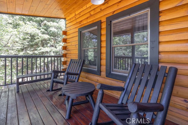 893 Silver Tip Drive, Big Bear CA: https://media.crmls.org/medias/21eeca70-b04a-490c-ae67-e36eb08635e9.jpg