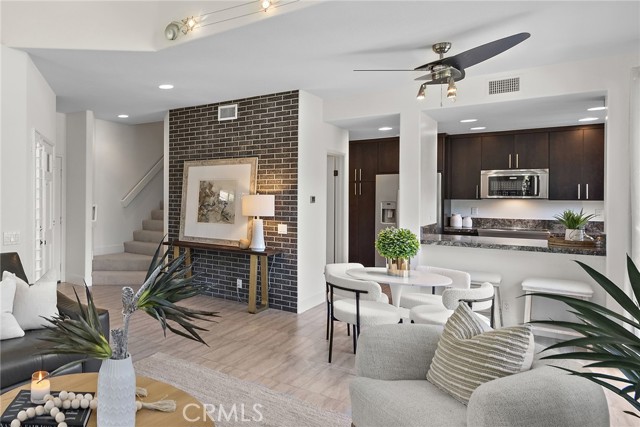 21eee5ed B8d3 4942 Be4d Cbf0d98b0717