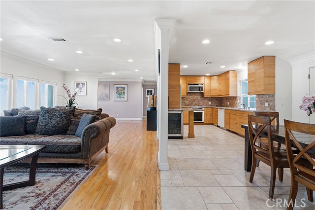 Detail Gallery Image 8 of 36 For 21904 Galvez, Woodland Hills,  CA 91364 - 3 Beds | 3/1 Baths