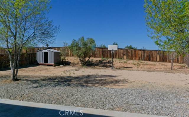 Detail Gallery Image 36 of 38 For 12596 Glen Canyon, Victorville,  CA 92395 - 5 Beds | 3 Baths