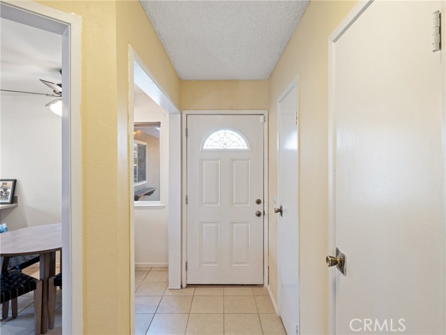 Detail Gallery Image 3 of 26 For 36361 Iris Dr, Barstow,  CA 92311 - 3 Beds | 2 Baths
