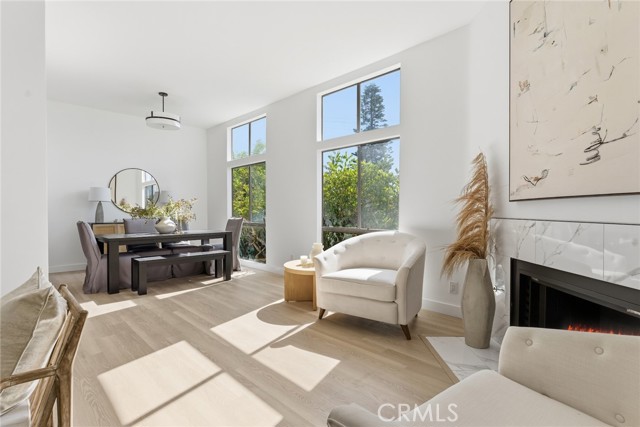 Detail Gallery Image 6 of 37 For 10820 Holman Ave #204,  Los Angeles,  CA 90024 - 2 Beds | 2 Baths
