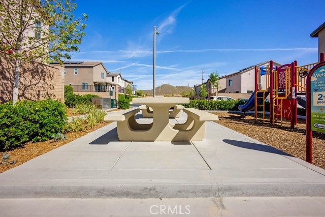 Detail Gallery Image 36 of 41 For 950 Helena Ridge, Lake Elsinore,  CA 92530 - 3 Beds | 2 Baths