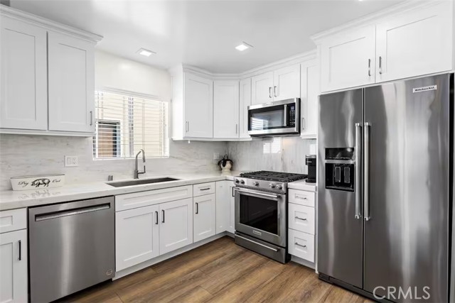 Detail Gallery Image 9 of 41 For 222 20th, Newport Beach,  CA 92663 - 3 Beds | 2 Baths