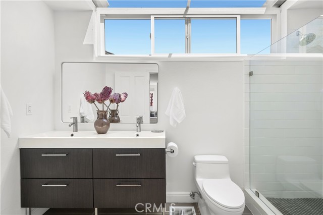 Detail Gallery Image 11 of 20 For 708 Iris Ave a,  Corona Del Mar,  CA 92625 - 3 Beds | 3 Baths