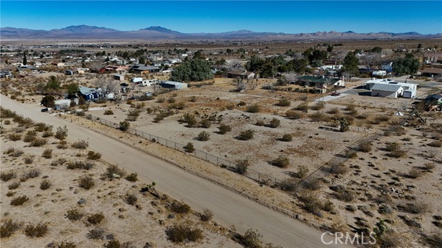 728 Red Butte Road, Lucerne Valley CA: https://media.crmls.org/medias/21f16df4-5dfe-497c-80cc-7945c3fc088b.jpg