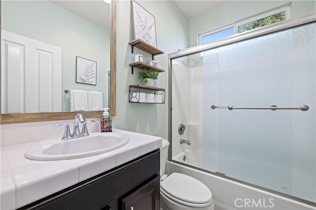 Detail Gallery Image 8 of 43 For 24903 Shadow Ridge Ct, Valencia,  CA 91354 - 4 Beds | 3/1 Baths