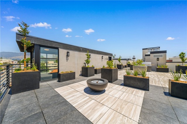 150 S Oak Knoll Avenue, Pasadena CA: https://media.crmls.org/medias/21f1b3ad-1266-441b-8843-bc714f59c9d7.jpg