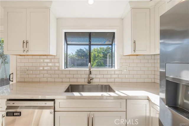 Detail Gallery Image 11 of 39 For 641 Cove, Costa Mesa,  CA 92627 - 4 Beds | 3 Baths