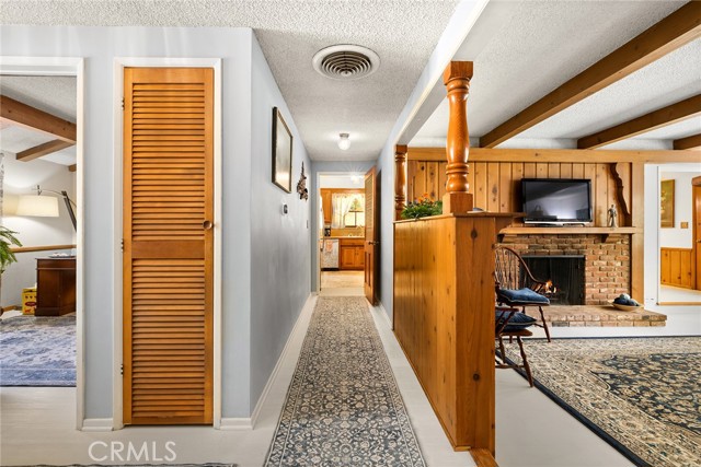 23856 Aetna Street, Woodland Hills CA: https://media.crmls.org/medias/21f5a807-c9bf-4e55-8856-c2542cbc5cea.jpg