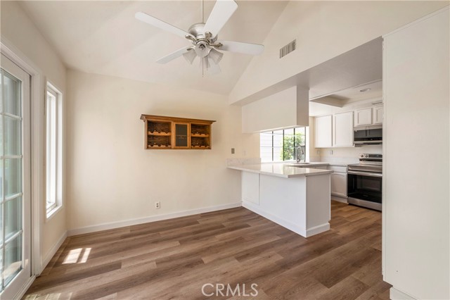 28147 Alava, Mission Viejo CA: https://media.crmls.org/medias/21f65901-978f-475d-8b9c-1ac81c737429.jpg
