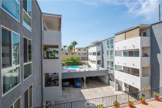 5454 Zelzah Avenue, Encino CA: https://media.crmls.org/medias/21f6b71b-a8d7-43ab-93c6-1f9dd2635d7f.jpg