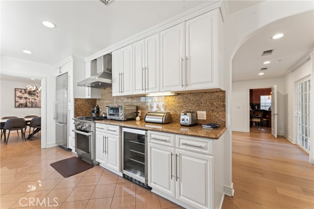 Detail Gallery Image 33 of 45 For 12741 Emelita St, Valley Village,  CA 91607 - 4 Beds | 4 Baths