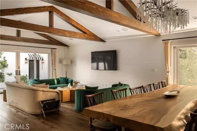 133 N La Jolla Avenue, Los Angeles CA: https://media.crmls.org/medias/21f72df1-bce1-4d9c-93d1-fb5c1ef65a8b.jpg