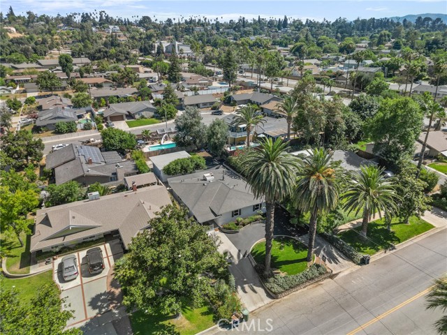 670 E Palm Avenue, Redlands CA: https://media.crmls.org/medias/21f77bda-6c91-4249-859e-6bffeb113f3a.jpg