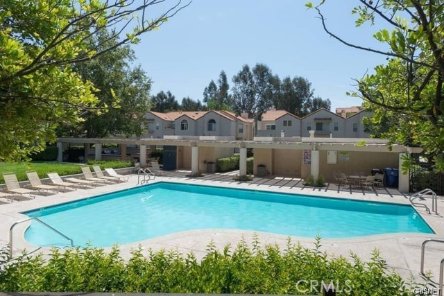 Detail Gallery Image 5 of 41 For 22373 Mission Cir, Chatsworth,  CA 91311 - 2 Beds | 2 Baths