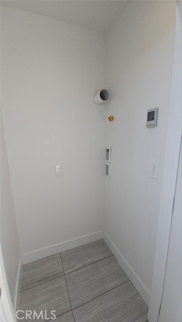 Detail Gallery Image 6 of 23 For 10413 Avalon Bld, Los Angeles,  CA 90003 - 4 Beds | 2 Baths