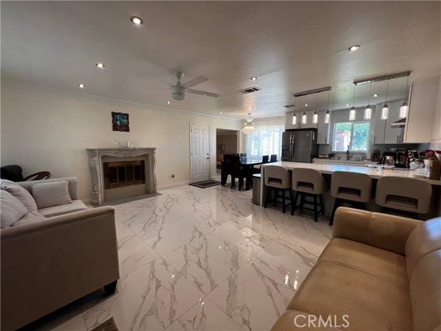 41060 158th E Street, Lake Los Angeles CA: https://media.crmls.org/medias/21f8c956-9c19-42a6-814f-a1535cc1509a.jpg