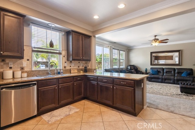 Detail Gallery Image 10 of 30 For 30206 Savoie Street, Murrieta,  CA 92563 - 5 Beds | 3/1 Baths