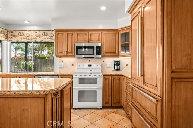 Image 12 of 56 For 6595 Jaluit Street