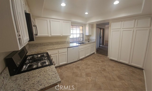 Detail Gallery Image 6 of 30 For 2681 W Cameron Ct #213,  Anaheim,  CA 92801 - 3 Beds | 2 Baths