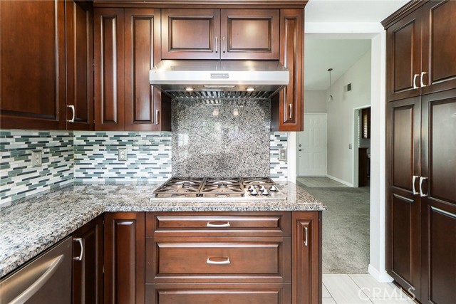 6815 Arthur Court, Chino CA: https://media.crmls.org/medias/21fb85d8-13a1-4420-ae57-e25d61e4b6f3.jpg