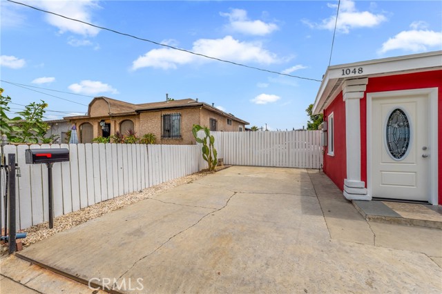 1048 S Record Avenue, East Los Angeles CA: https://media.crmls.org/medias/21fb8b50-4766-49a4-b4f4-8669b71b4092.jpg
