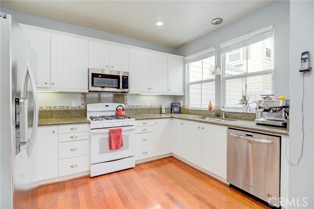 1800 Pacific Coast, Redondo Beach, California 90277, 4 Bedrooms Bedrooms, ,3 BathroomsBathrooms,Residential,Sold,Pacific Coast,SB21216257