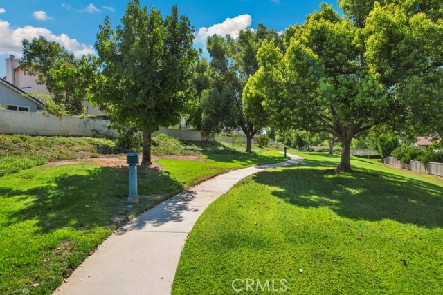Detail Gallery Image 25 of 29 For 212 Eastpark Ln, Redlands,  CA 92374 - 3 Beds | 2/1 Baths