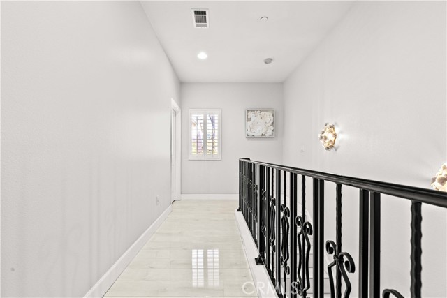 Detail Gallery Image 47 of 69 For 6920 Valmont #5,  Tujunga,  CA 91042 - 4 Beds | 3 Baths