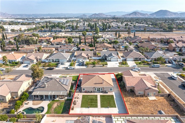 1586 W Mcwethy Street, Rialto CA: https://media.crmls.org/medias/21fddd33-add2-4cf3-b7a2-e6eb513534da.jpg
