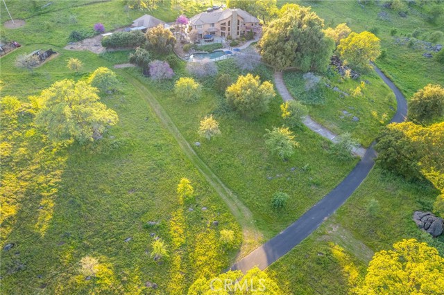 Detail Gallery Image 6 of 75 For 16115 Deer Path, Clovis,  CA 93619 - 5 Beds | 3/1 Baths