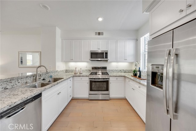 Detail Gallery Image 6 of 12 For 3201 Marigold Cir, Diamond Bar,  CA 91765 - 2 Beds | 2/1 Baths