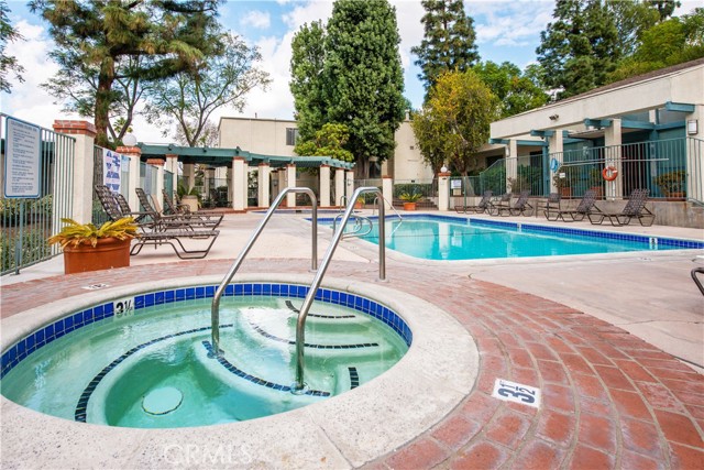 Detail Gallery Image 15 of 18 For 5700 Etiwanda Ave #259,  Tarzana,  CA 91356 - 2 Beds | 2 Baths