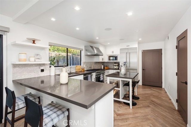 Detail Gallery Image 7 of 27 For 2870 Zell Dr, Laguna Beach,  CA 92651 - 3 Beds | 2/1 Baths